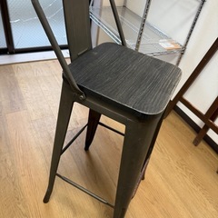 ハイチェア背もたれ付き3脚＋背もたれなし２脚の画像