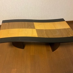テーブル