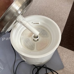 ペット用　循環型フィルター付き給水機　完動品の画像