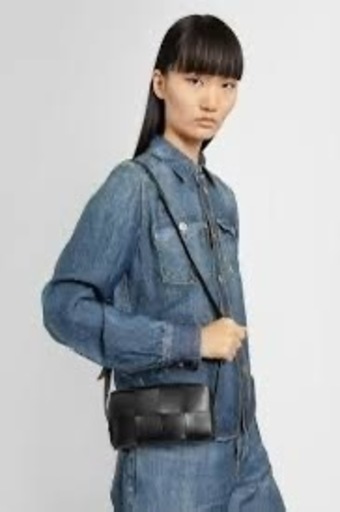 【極美品】Bottega Veneta カセットバッグ　カメラバッグ