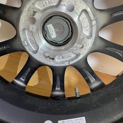 アルミホイルとスノータイヤセット4個の画像
