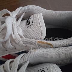 adidasの画像