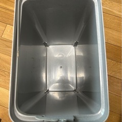 ゴミ箱の画像