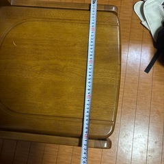 木製椅子の画像