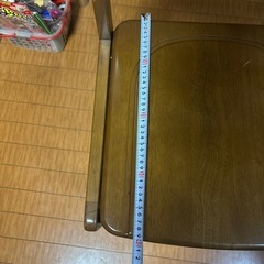 木製椅子の画像