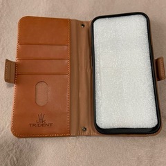 新品iPhone15専用スマホケースTRIDENTの画像