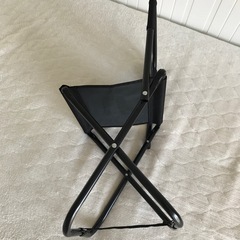 小型折りたたみ椅子の画像