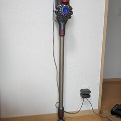 dyson ダイソンSV10 コードレスクリーナー 本体と付属品の画像