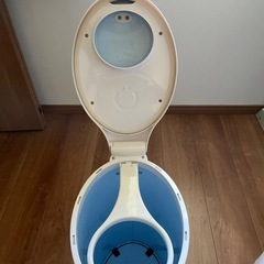 日本育児　ubbi オムツペール　ゴミ箱　青の画像