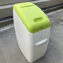 アップリカのオムツ入れ