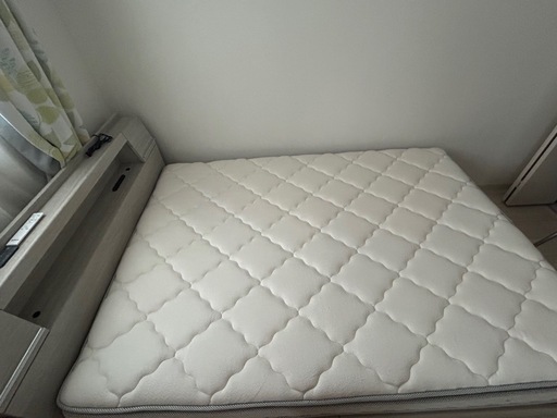 【商談中】ダブルベッド　フレーム&マットレス