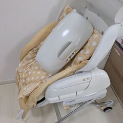 コンビ　手動ハイローチェア　テーブル、収納ボックス付の画像