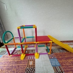 室内遊具　ジャングルジム滑り台