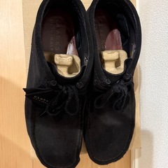 Clarks ブラックスエードブーツの画像