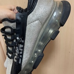 DKNY 厚底スニーカーの画像