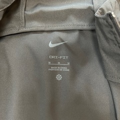 ナイキドライフィットフーデッドバーサタイルジャケットウインドブレーカースポーツ黒ブラックNIKEサイズMメンズユニセックス速乾ジムの画像