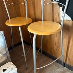 カウンターチェア2脚
の画像