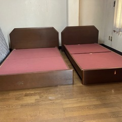 木製ダブルベッド、シングルベッド枠のみ