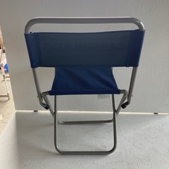折りたたみ椅子の画像
