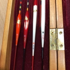【美品】 【貴重】ヘラブナ用浮き 10本セット 山口作 孔雀羽根浮き 箱付きにの画像