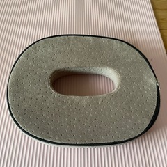 妊娠準備品　円座クッション　ユニクロ妊婦レギンスMの画像