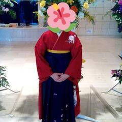 （成人式・卒業式）赤の振り袖と袴の画像
