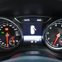 🔥（新店オトロン名古屋店）🔥　メルセデスベンツ　GLAクラス　GLA180の画像