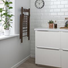 IKEA FRÖSVI フロースヴィ
折りたたみチェア ブラウンの画像