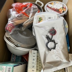 新品かつ未使用　雑貨や日用品になります　ランダムで
の画像