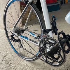 トレック TREK マドン MADONE 2.1シマノ アルミ ロードバイクの画像