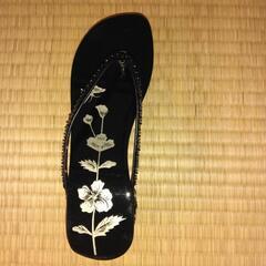 【決まりました】［代理投稿］未使用品23㎝、レディース木製下駄の画像