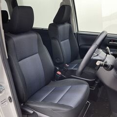 白のヴォクシーかっこいいですね😍トヨタ　ヴォクシー　ZS