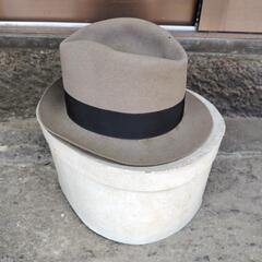 昔のフェルト帽付き　内側サイズ約19cm×16.5cm