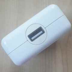 ★ＵＳＥＤ★アップル純正・５Ｖ・ＵＳＢ充電器・２個セット★の画像