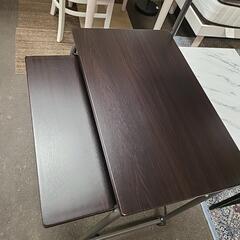 パソコンデスクの画像