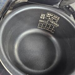 リサイクルショップどりーむ天保山店　No3253　炊飯器　アイリスオーヤマ　2021年製　３合炊き／0.54L　マグネットコンセントタイプの画像