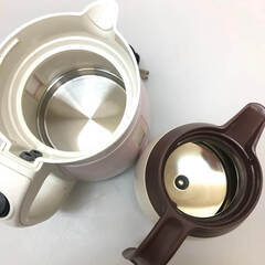 ss7590　 電気ケトル＆保温ポットセット タイガー わく子 PCF-A080 サーモス ステンレスポット クッキークリーム THV-1001CCR 電気ポット 湯沸し 転倒お湯もれ防止 電気ケトル 中古の画像