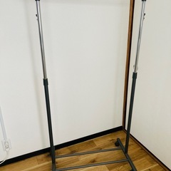 ハンガーラックの画像