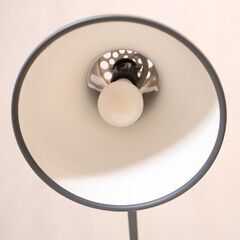 英国のブランドANGLEPOISE(アングルポイズ)のType75 MINI デスクランプ/スレートグレーです。インダストリアルな雰囲気のタスクライトとしてもおススメのオシャレな照明です♪/ACTUSの画像