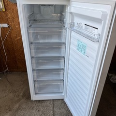 G0304   冷凍庫　冷凍ストッカー　フリーザー　アクア　AQUA 153L 2021年の画像