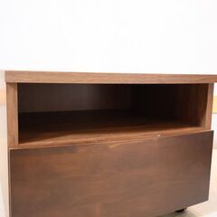 HOTTA WOODY(堀田木工所)のアールデザインシリーズ プリンター台です。アルダー材を使用した温かみのある優しい印象のデスクワゴンはキャスター付きでリビングやデスクサイドにもおススメのワゴン♪の画像