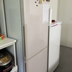 冷蔵庫のみの画像