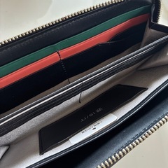 IS/ITの長財布の画像
