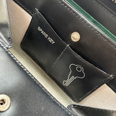 IS/ITの長財布の画像