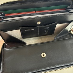 IS/ITの長財布の画像
