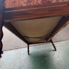 値下げしました！！￥33980-→￥29980-　ジャングルジャングル貝塚店 カリモク 2人掛けソファー 花柄 karimoku ソファー 布製 木製 肘付き アンティーク レトロ 応接の画像