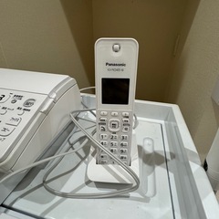 パナソニック KX-FKD405-W 子機もあります。の画像