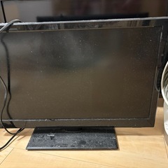 テレビとモニター(モニターはジャンク品)の画像