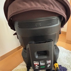 エールべべ　クルット4i プレミアムドライ ブラウン ISO FIX 2020年の画像