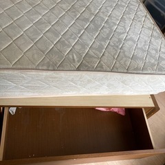引き出し収納付きシングルベッドの画像